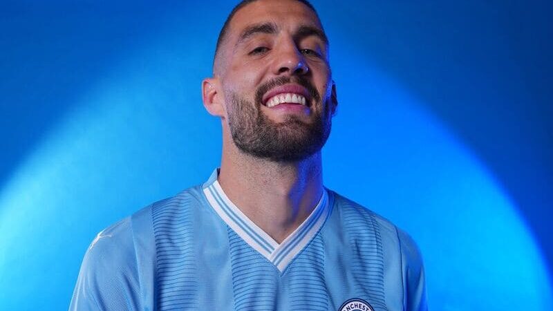 8 tiền vệ Man City trụ cột của “đội bóng áo xanh” thành Manchester