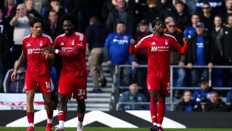 Lịch bóng đá không chỉ để nhớ giờ: Mi Tom TV giúp fan theo dõi cả mùa giải